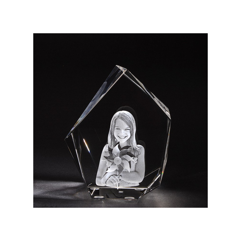 Gravure 3D d'un Cube en verre Viamant - Piko chez