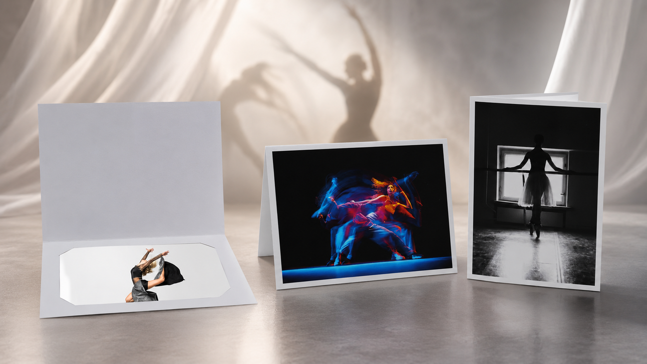 Bannière de collection Cartonnages Danse présentant trois cartonnages photo sur le thème de la danse, avec une ballerine, une scène de danse contemporaine et une ambiance élégante de studio aux tons doux.